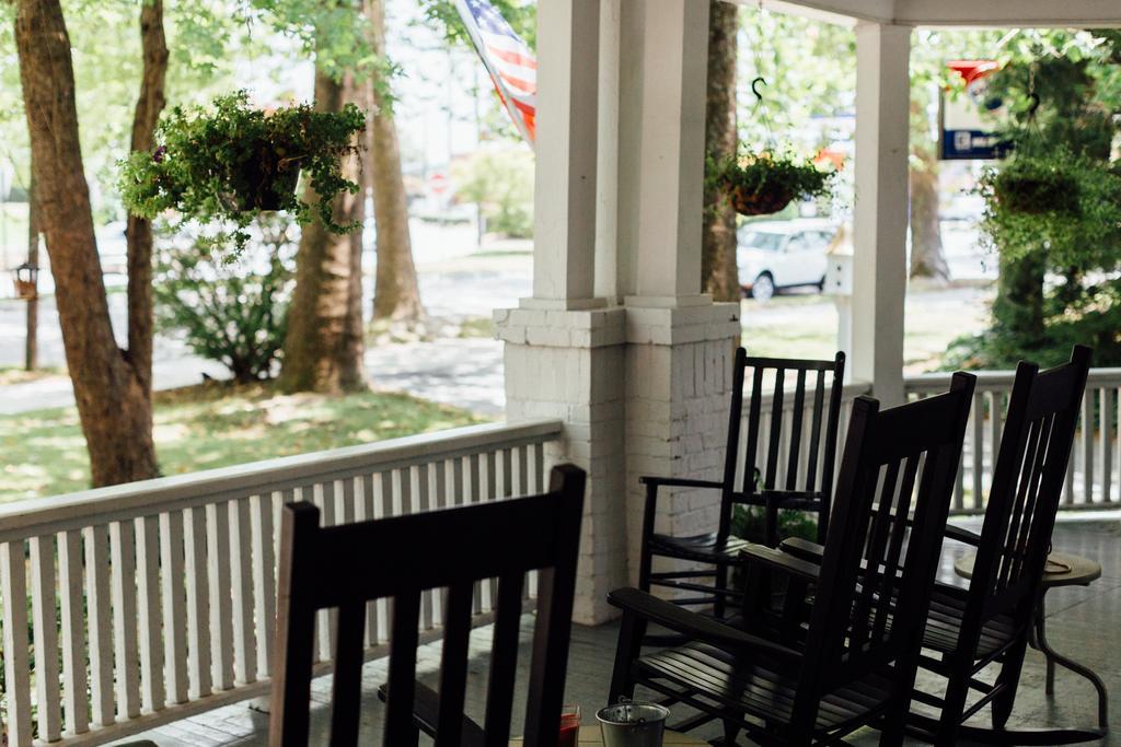 The Charleston Inn Hendersonville Nc ภายนอก รูปภาพ