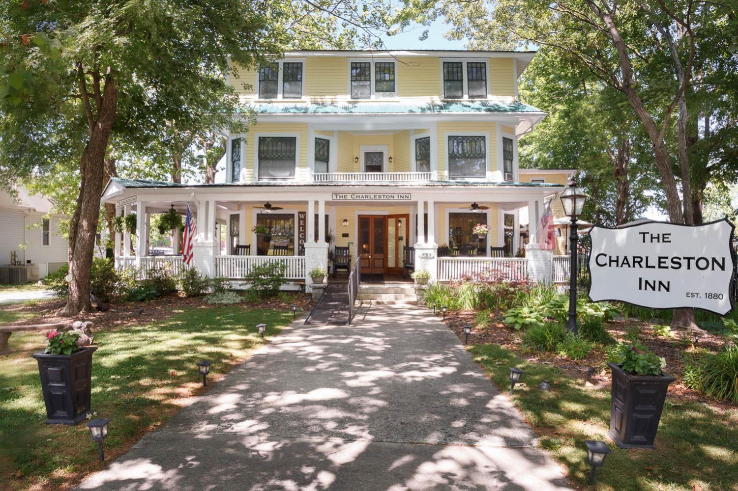 The Charleston Inn Hendersonville Nc ภายนอก รูปภาพ