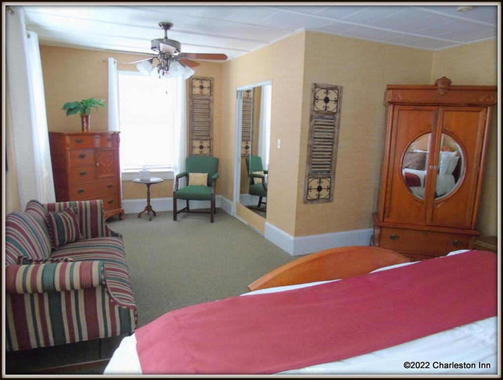 The Charleston Inn Hendersonville Nc ภายนอก รูปภาพ
