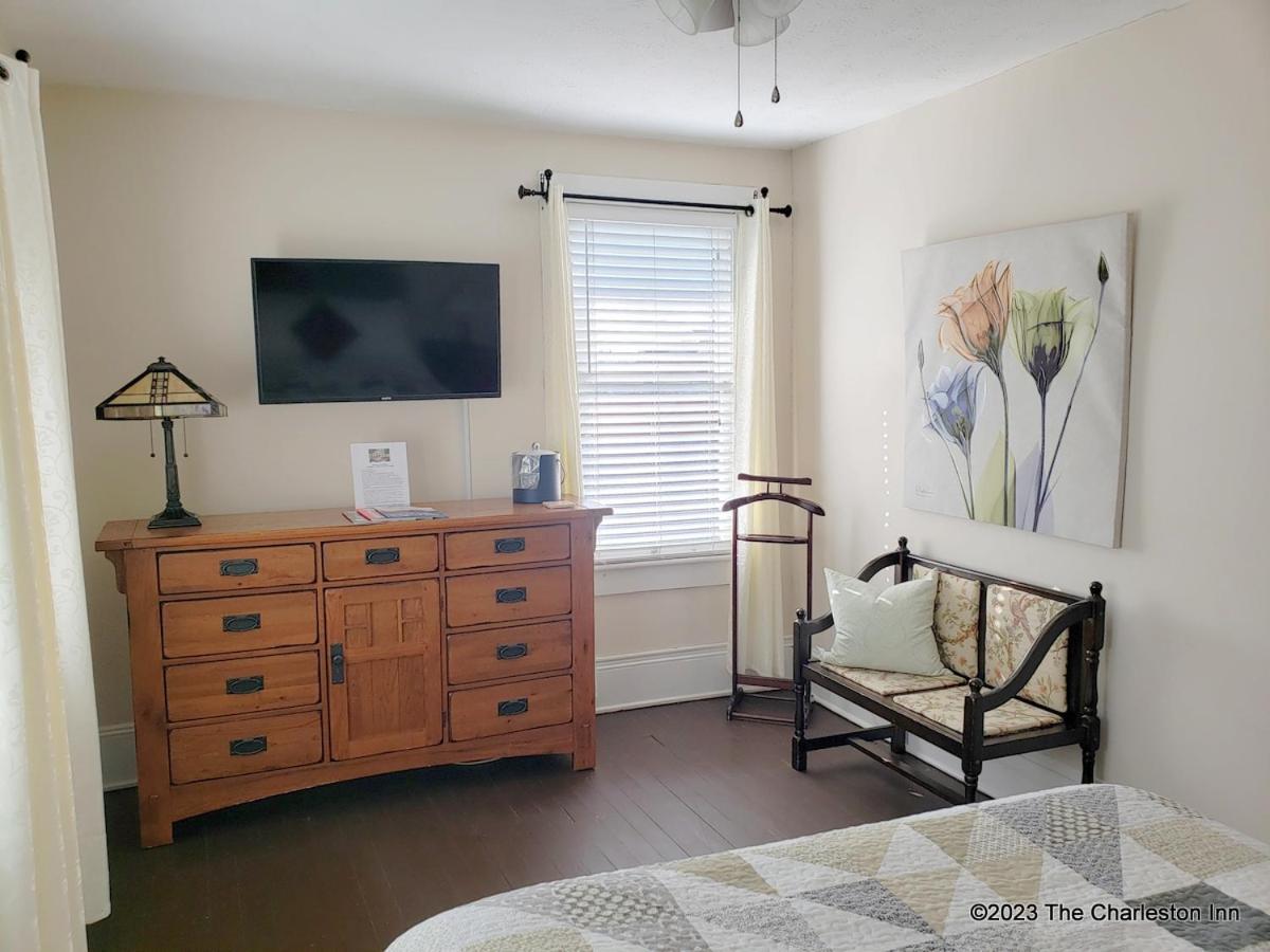 The Charleston Inn Hendersonville Nc ภายนอก รูปภาพ