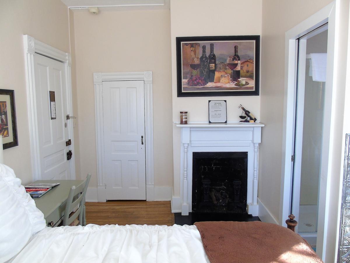 The Charleston Inn Hendersonville Nc ภายนอก รูปภาพ