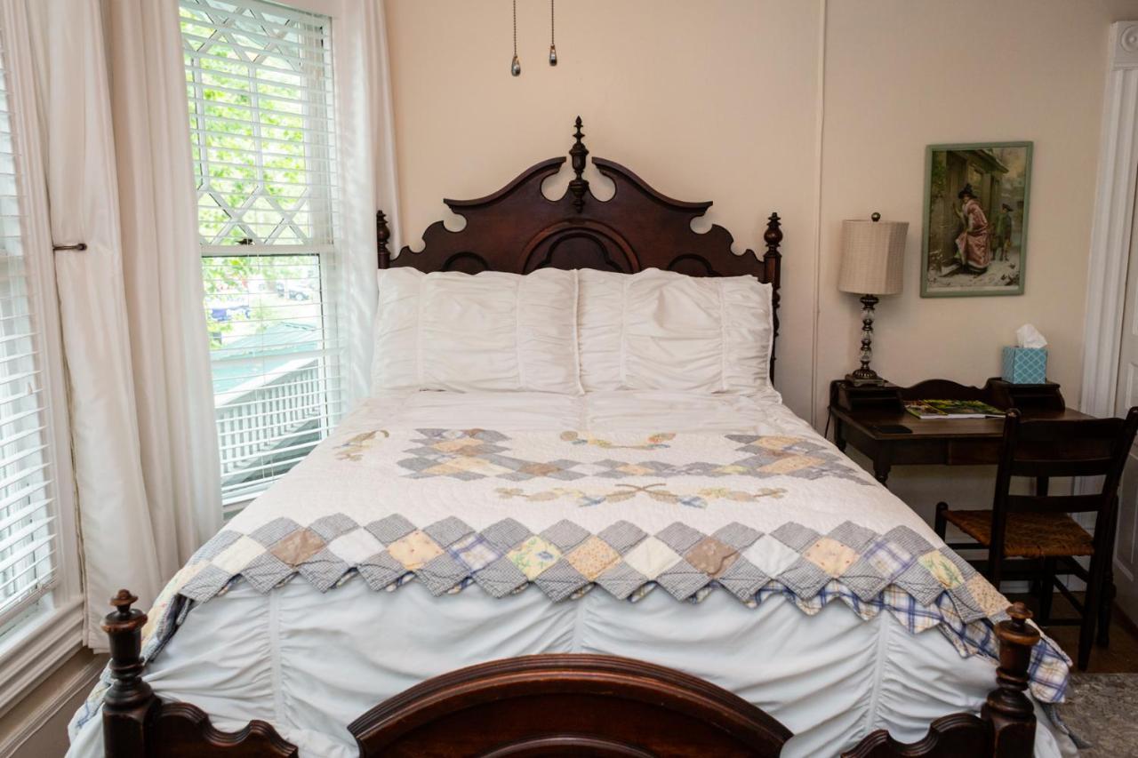 The Charleston Inn Hendersonville Nc ภายนอก รูปภาพ